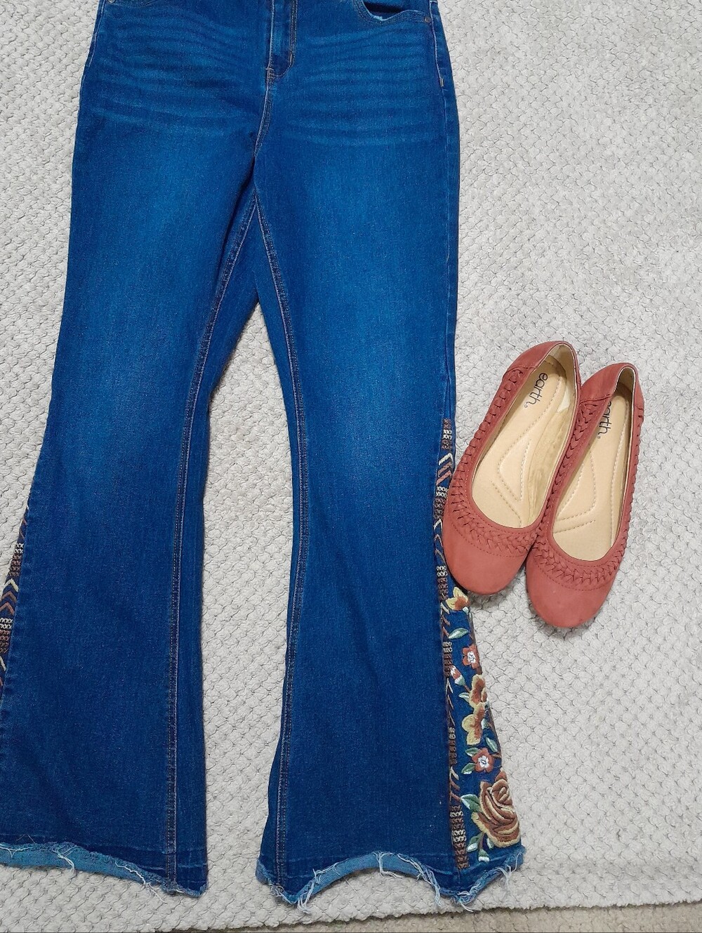 Est. 1946 Super Hi-Rise Embroidered Flare Jeans Size 12